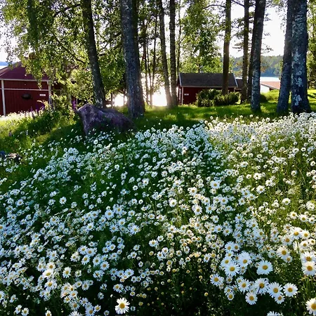 Majatalo Laiskanlinna Puujärven Rannalla Huoneisto